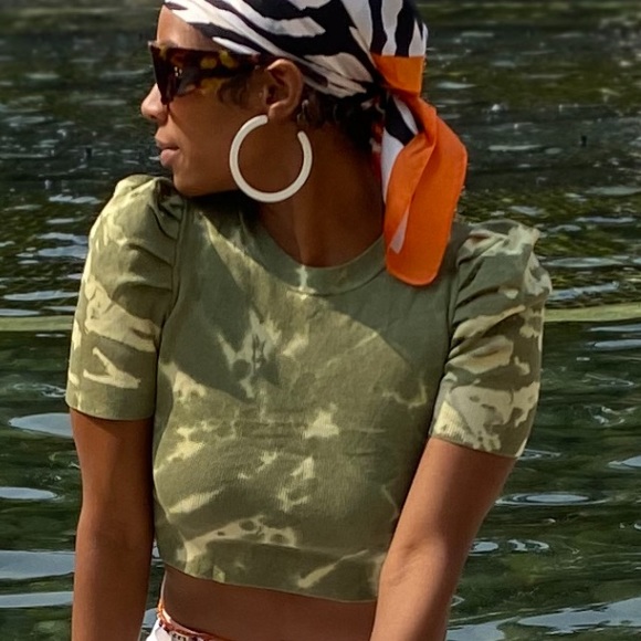 Top - Picture 2 of 2